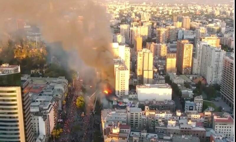Incendio en Santa Rosa con la Alameda