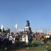 https://archivo-arde.s3-sa-east-1.amazonaws.com/Cuerpo y protesta 2019/HLTZ%QqpQHi4T6%yKxTtPw.jpg