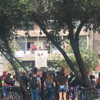 https://archivo-arde.s3-sa-east-1.amazonaws.com/Cuerpo y protesta 2019/IMG_4614.jpg