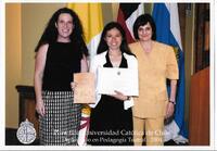 Fotografía entrega Diplomado en Pedagogía Teatral UC
