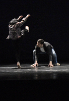 Cuatro fotografías dúo de la coreografía "Gente"
